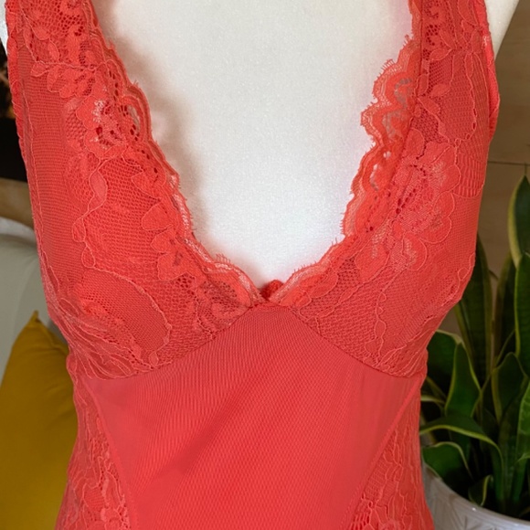 LACE AND MESH BODYSUIT - Picture 6 of 6